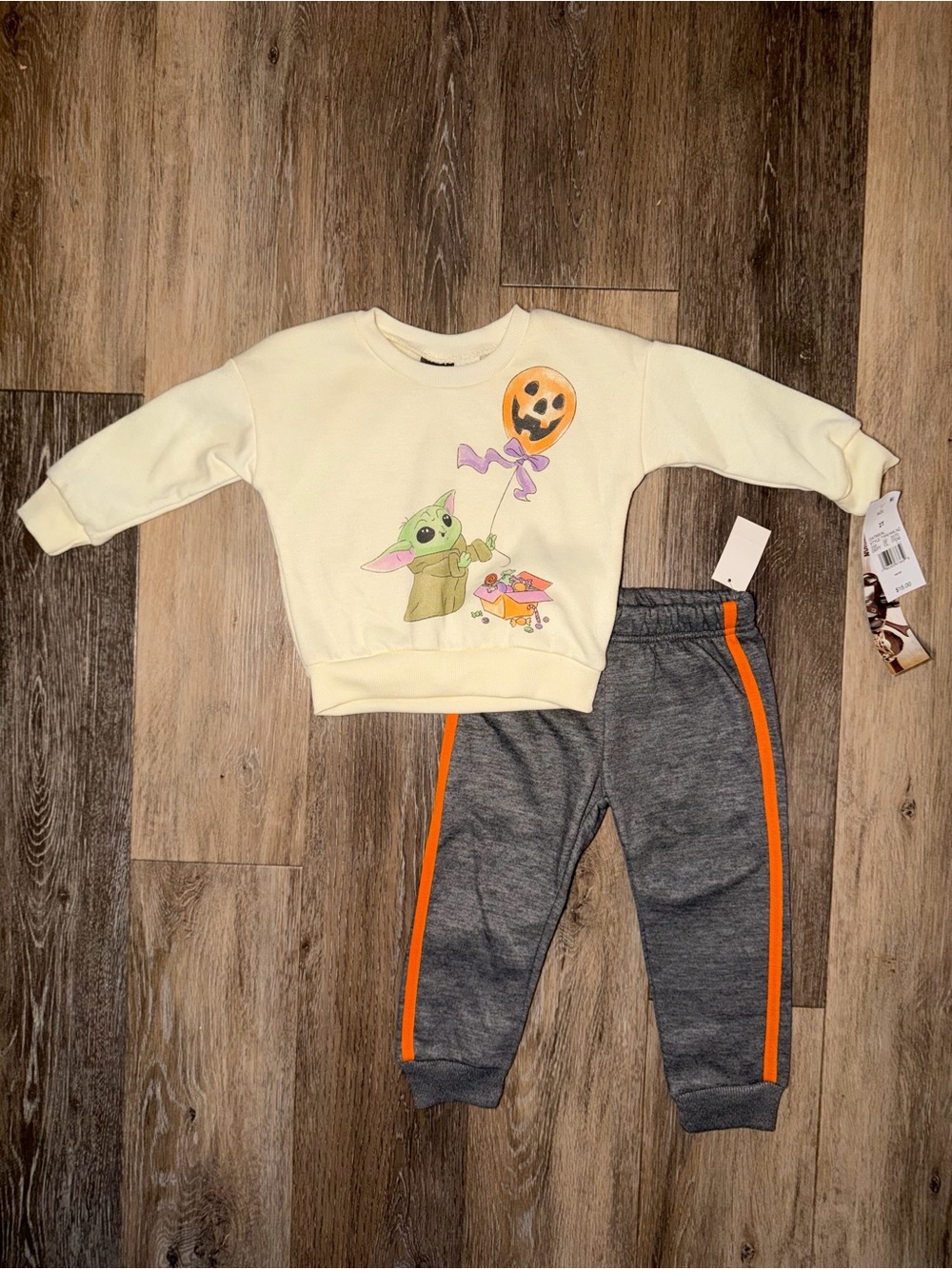 NWT Star Wars Kids Baby Yoda Halloween Pullover and Jogger Set